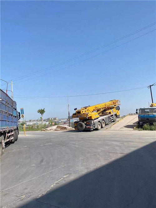 新会区25吨吊车的租赁价格大概是多少？